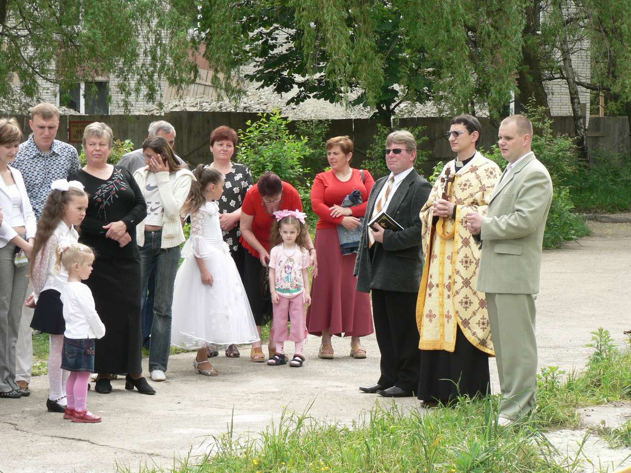 Освячення дитячого майданчика по вул. Л. Українки 25, 2007 р.