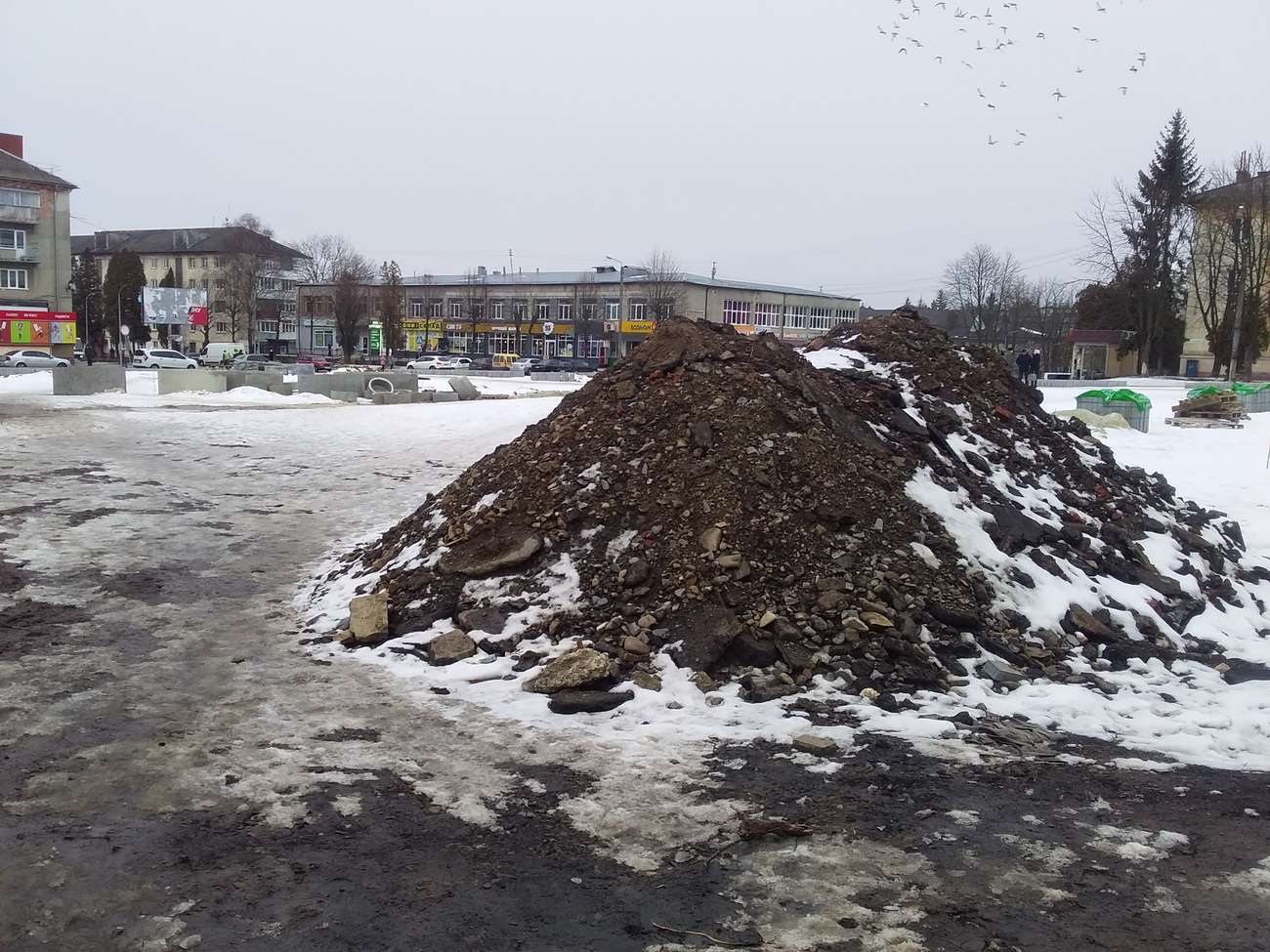 Реконструкція площі Героїв Майдану в Новому Роздолі