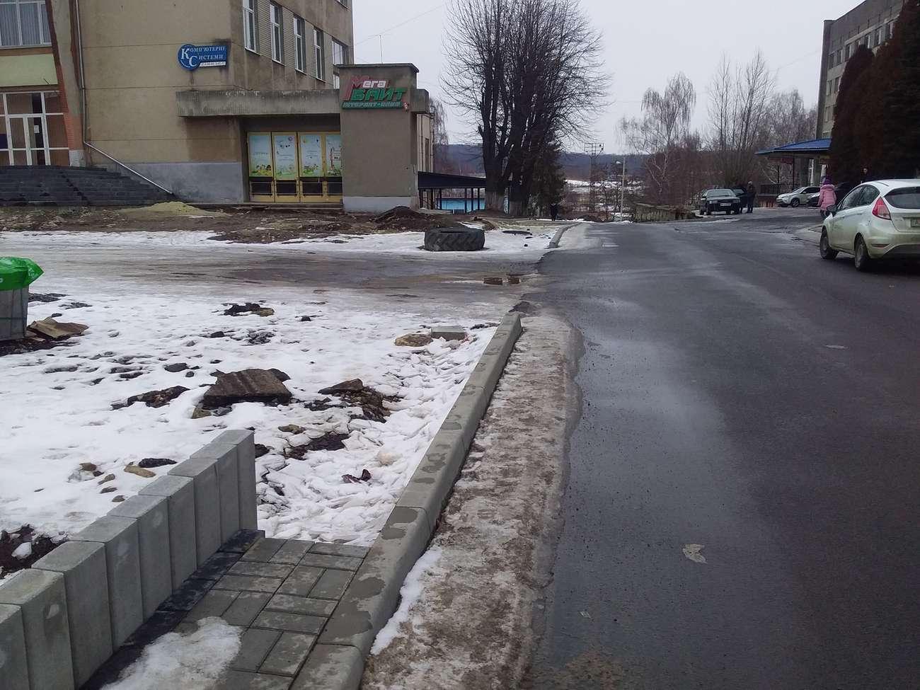 Реконструкція площі Героїв Майдану в Новому Роздолі