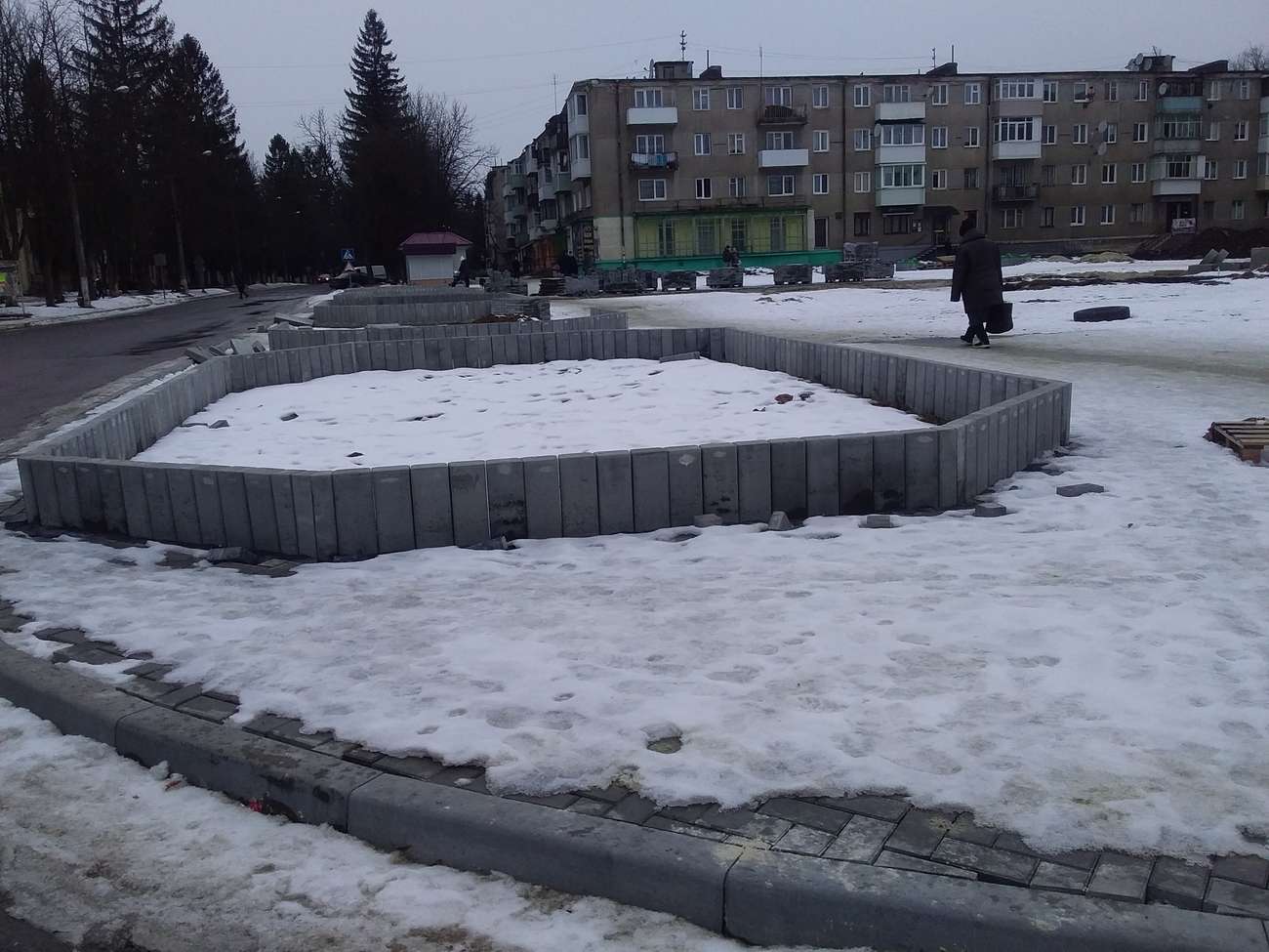 Реконструкція площі Героїв Майдану в Новому Роздолі