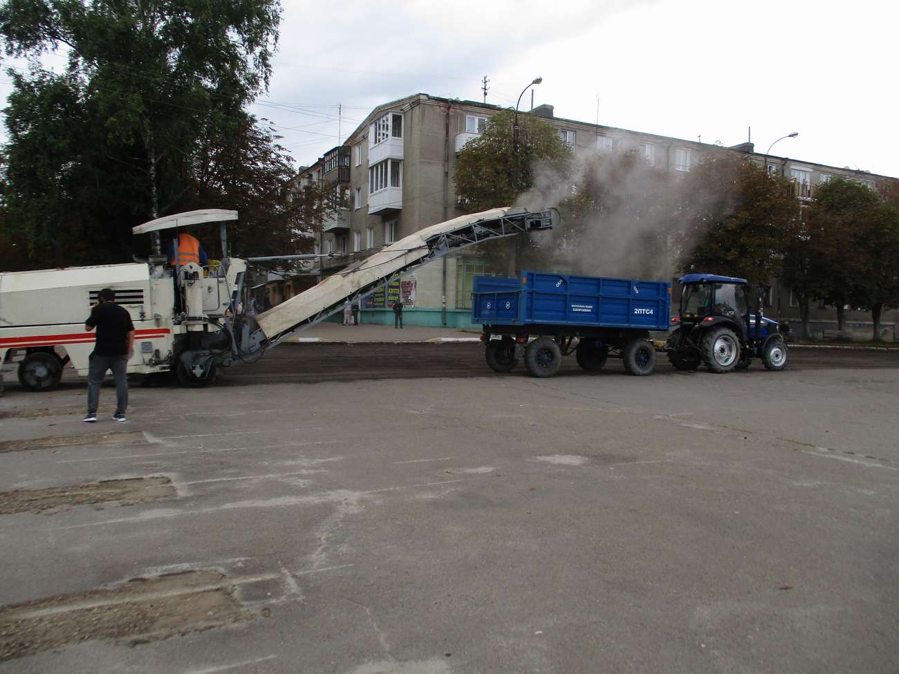 Реконструкція площі Героїв Майдану в Новому Роздолі