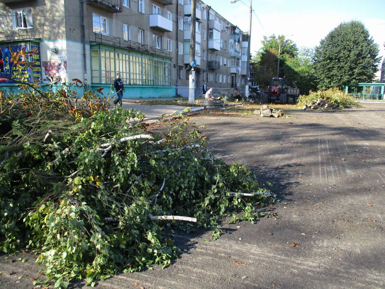 Реконструкція площі Героїв Майдану в Новому Роздолі