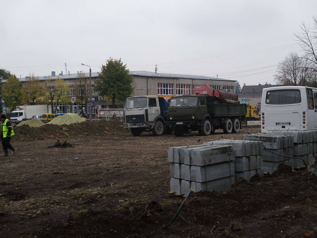 Реконструкція площі Героїв Майдану в Новому Роздолі