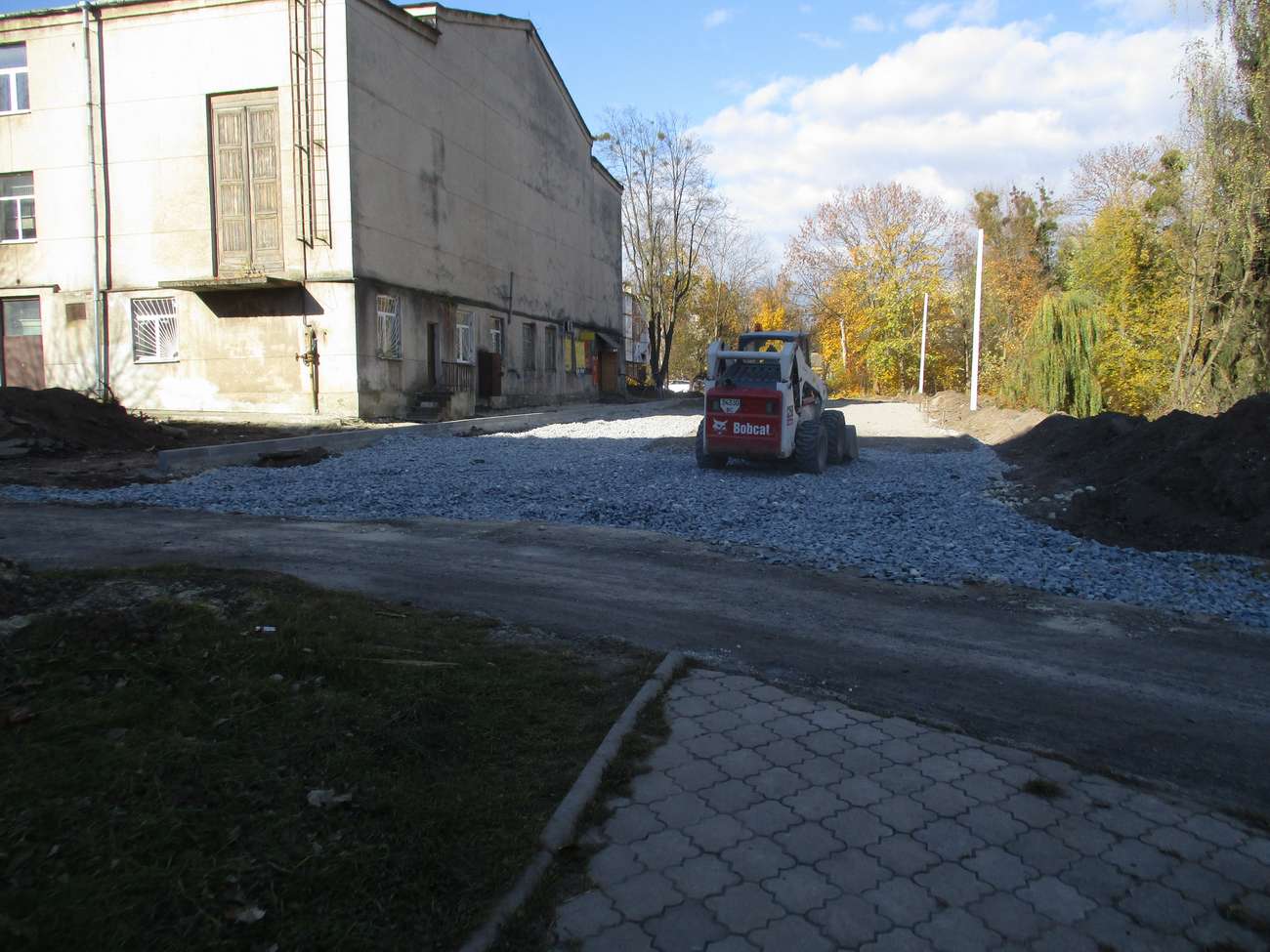 Реконструкція площі Героїв Майдану в Новому Роздолі