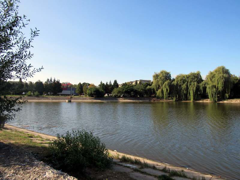 🏊 Озеро Набережна