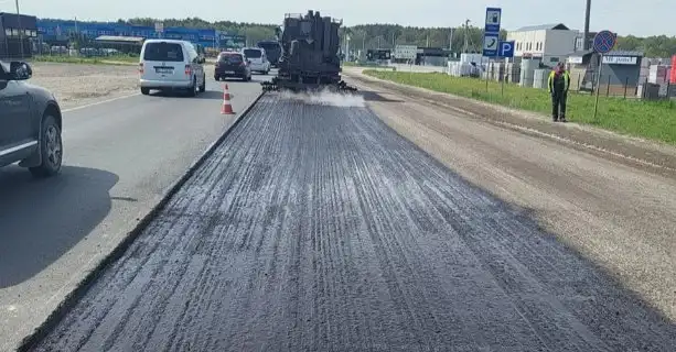 На об’їзній дорозі Львова стартував ремонт покриття: де саме працюють дорожники