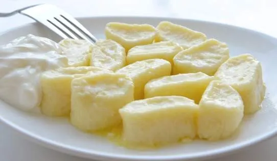 ЛІНИВІ ВАРЕНИКИ З СИРОМ