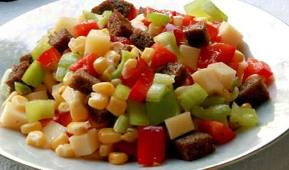 Салат з кукурудзи та перцю