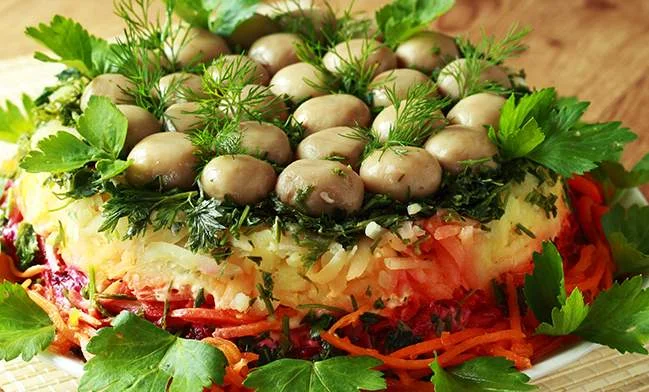Салат з грибами