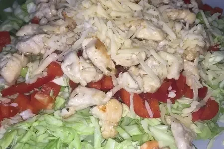 Салат з капусти і курячого філе
