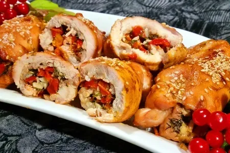 Курячі рулети з начинкою Курячі рулети з начинкою