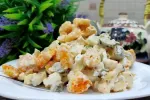 Салат з сухариками