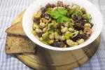 Квасолевий салат з оливками