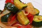Салат з кабачками і помідорами на зиму