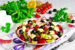 Салат з копченою куркою і сиром